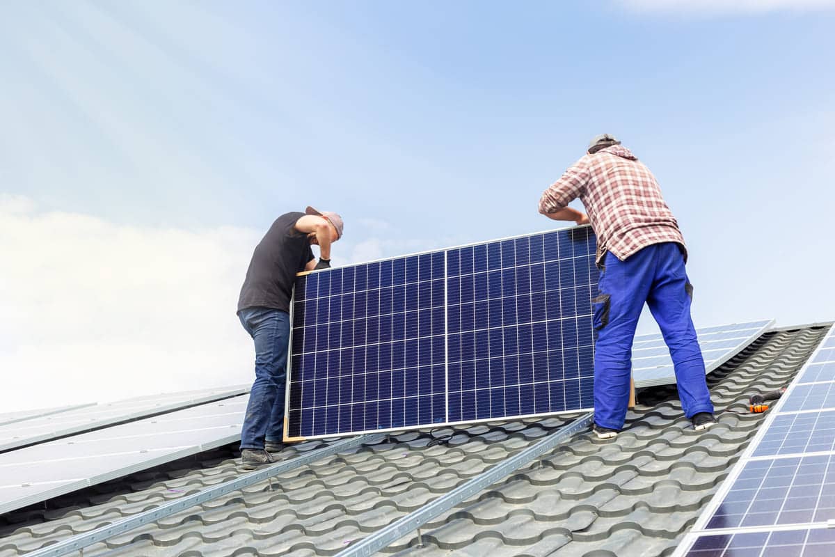 Installer son panneau solaire soi-même guide étape par étape