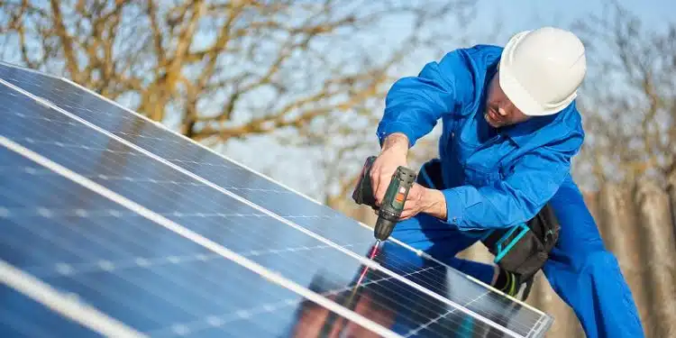 Installer son panneau solaire soi-même guide étape par étape